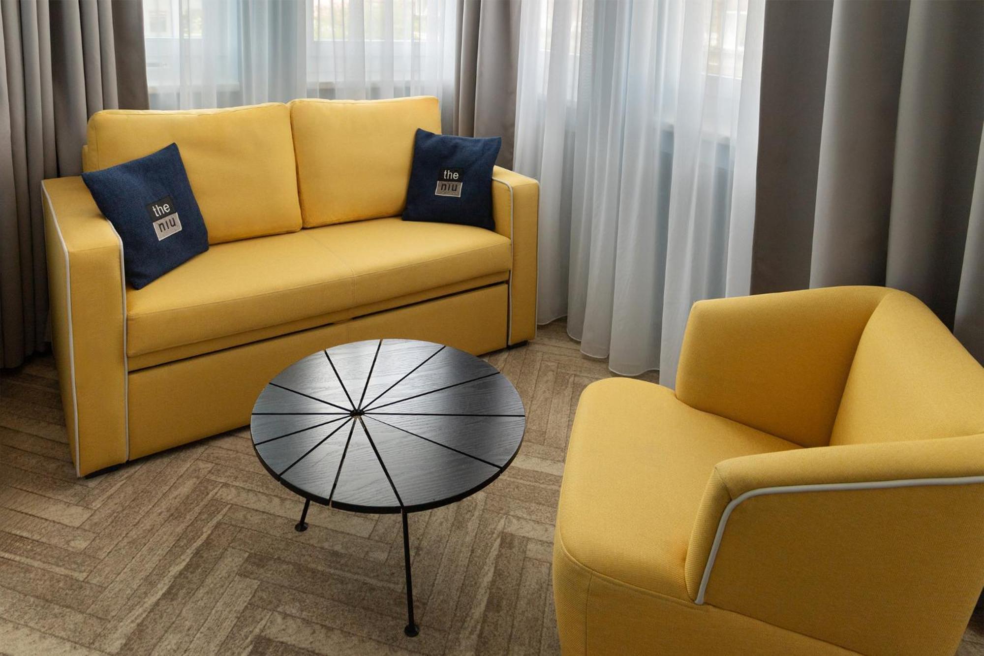Premium Queen room single sofa bed